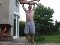 Pappa wordt steeds ouder en ik steeds zwaarder, dus dan krijg je dit
